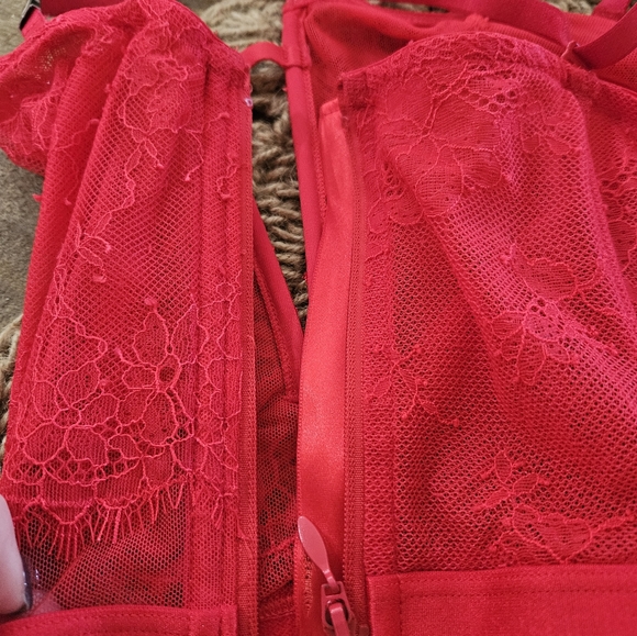 NWT VS Very Sexy unlined strapless- large - Picture 8 of 12